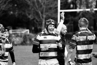 斯图加特猎鹰队主场取得胜利延续连胜，斯图加特青训  第4张